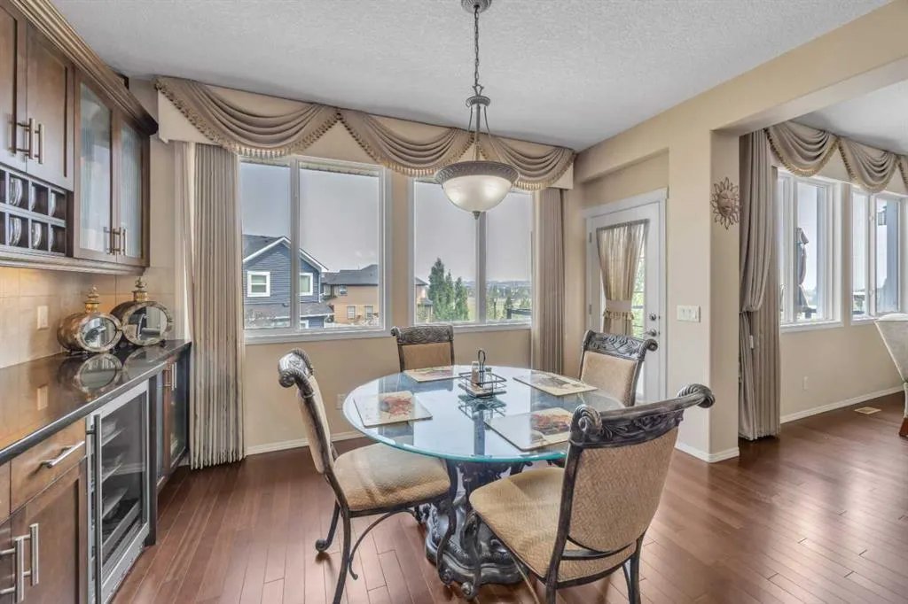 360 Evanspark Circle NW