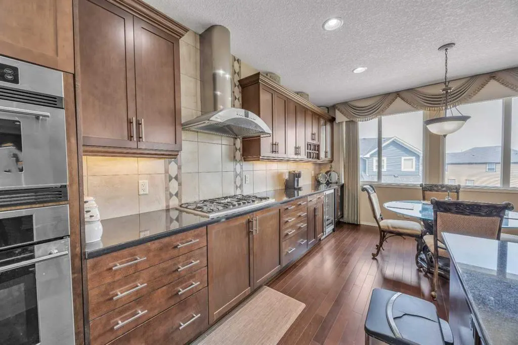 360 Evanspark Circle NW