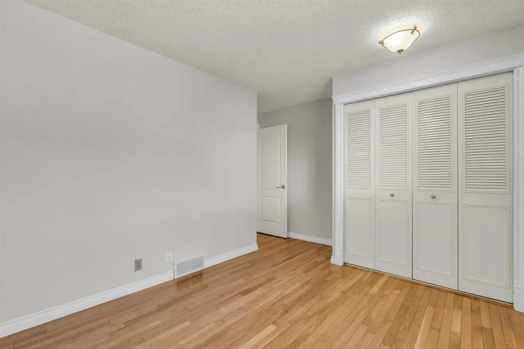 203 Edgeland Road NW