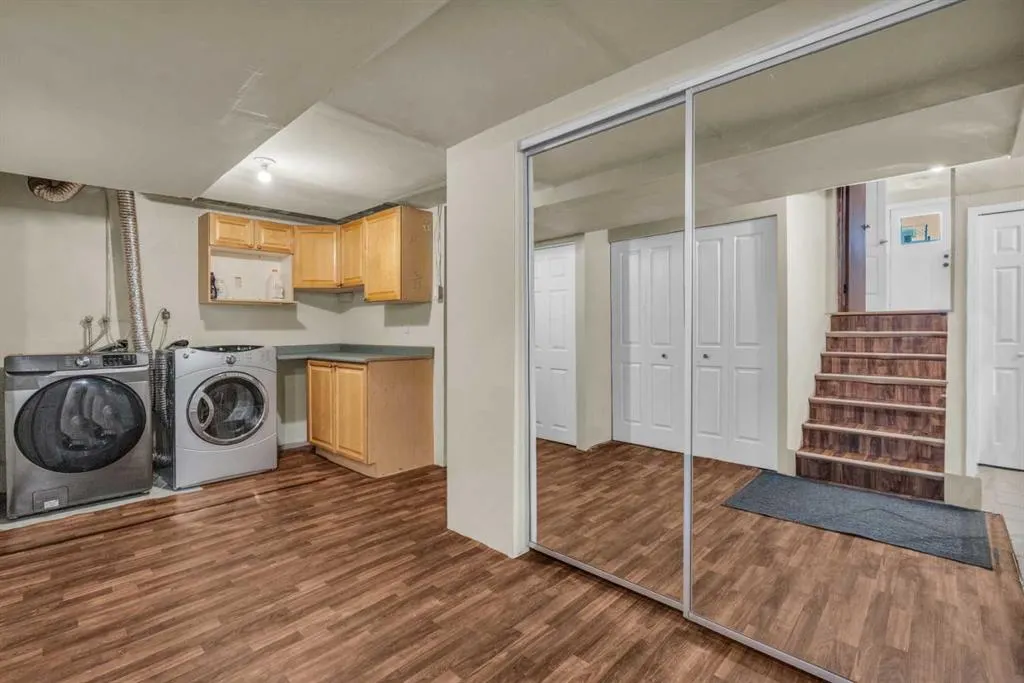 203 Edgeland Road NW