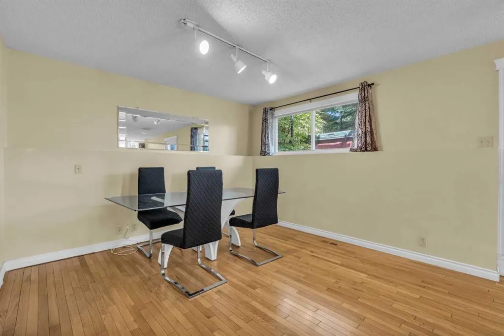 203 Edgeland Road NW