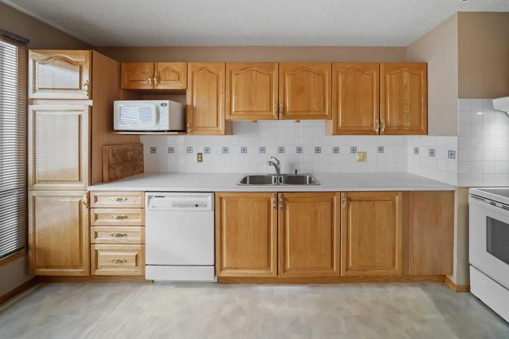 131 Prominence Heights SW