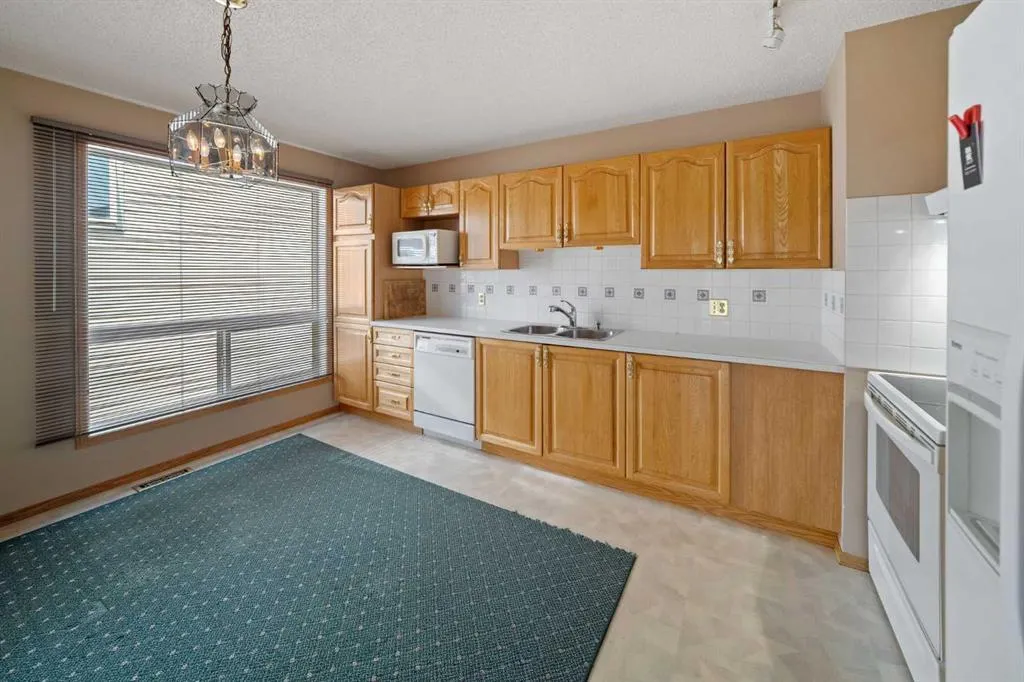 131 Prominence Heights SW