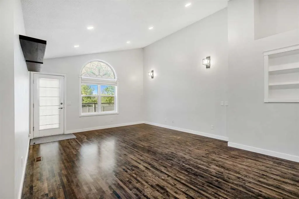 207 Arbour Butte Road NW