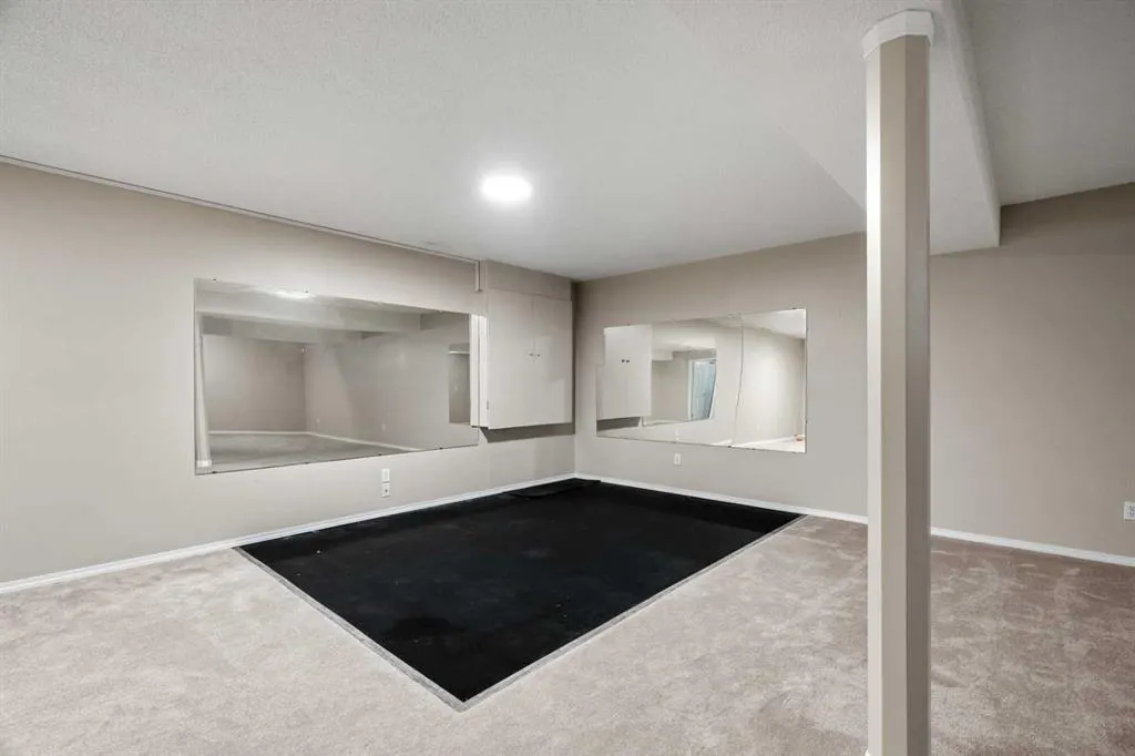 207 Arbour Butte Road NW