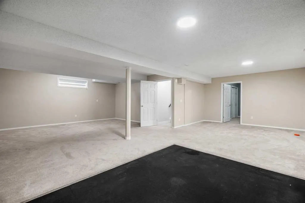 207 Arbour Butte Road NW