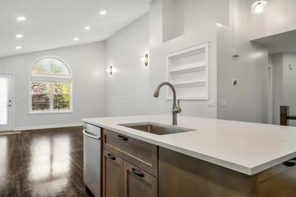 207 Arbour Butte Road NW
