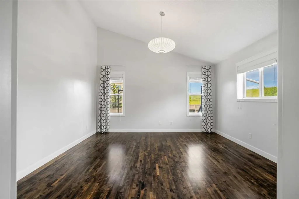 207 Arbour Butte Road NW