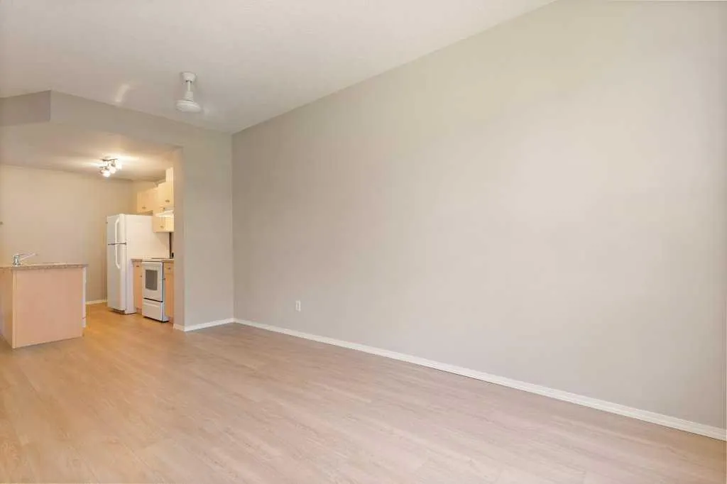 73 Erin Woods Court SE, #1107