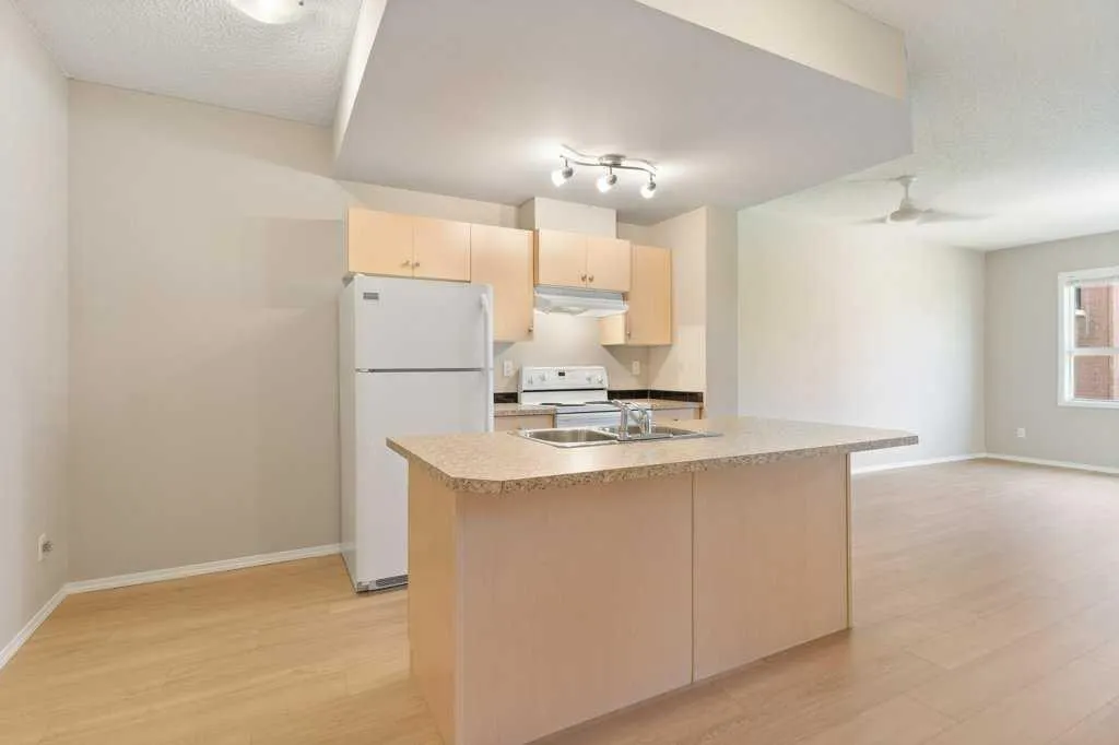 73 Erin Woods Court SE, #1107