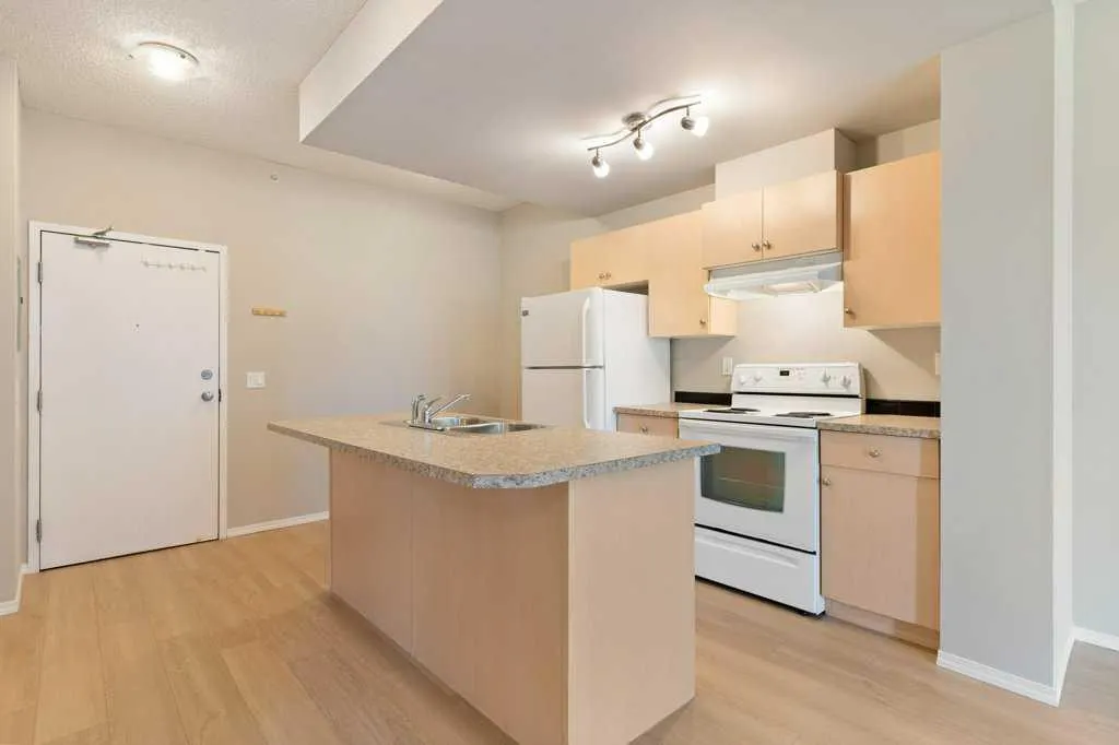 73 Erin Woods Court SE, #1107