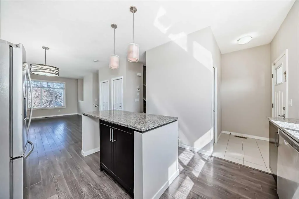 203 Copperstone Park SE