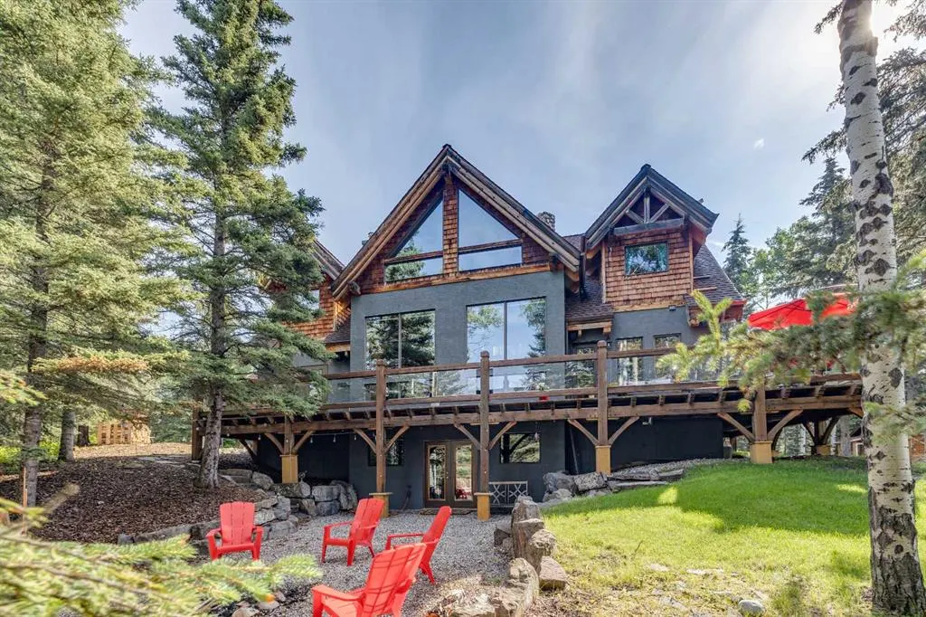 352246 242 Avenue W, #100