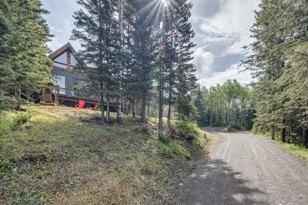 352246 242 Avenue W, #100