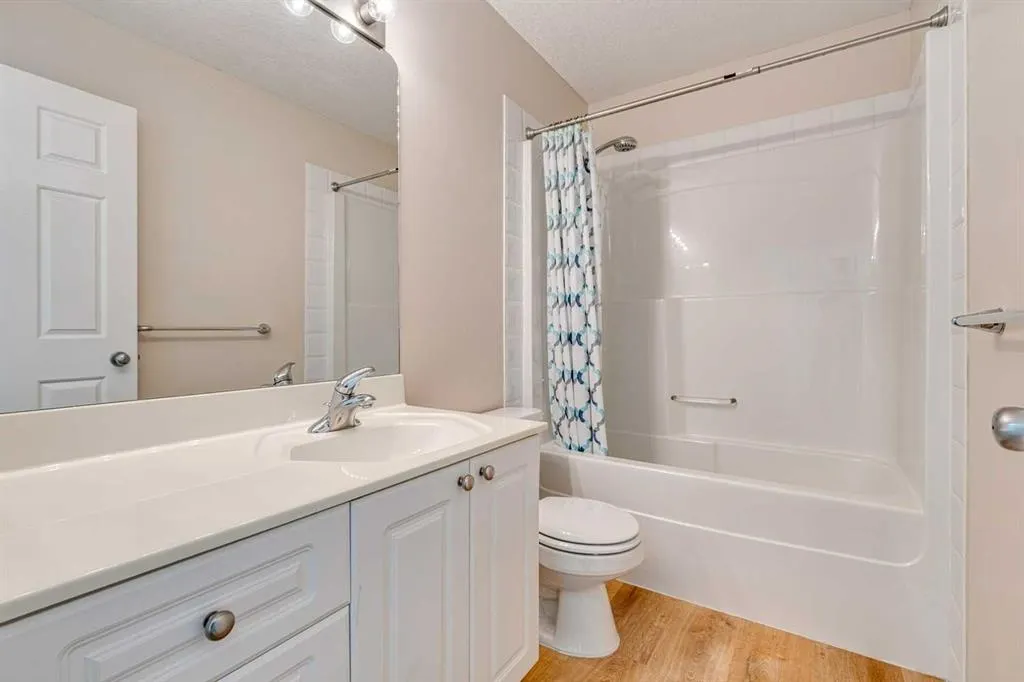 214 Springmere Close