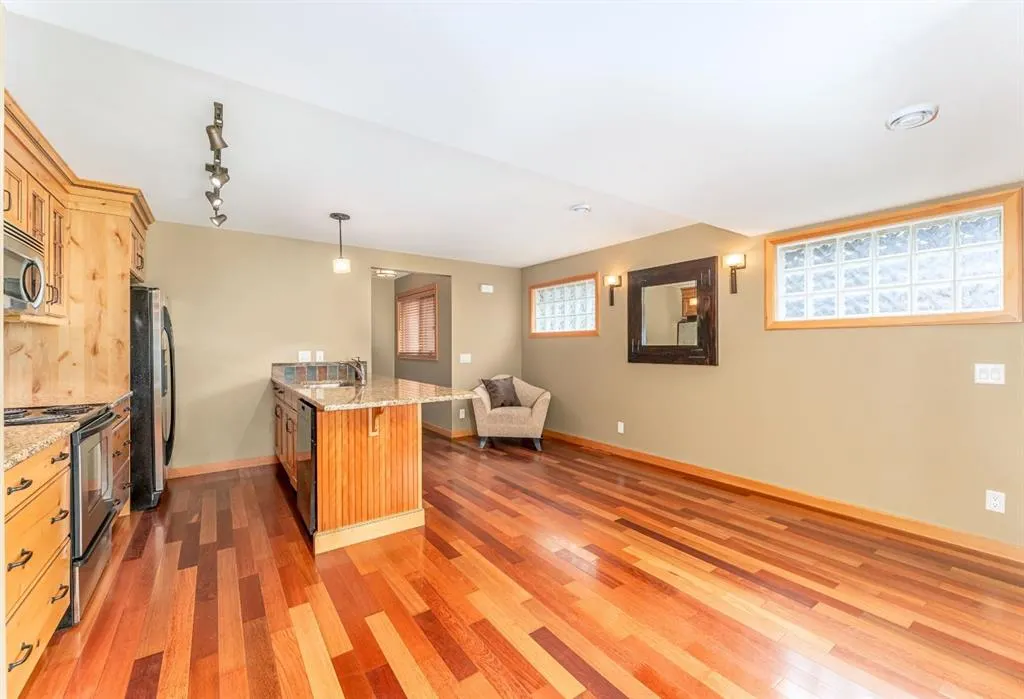 722 3rd Street, #2