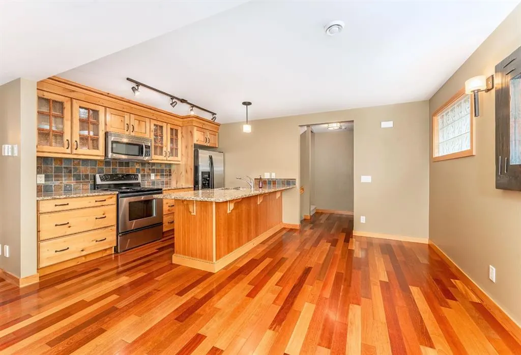722 3rd Street, #2