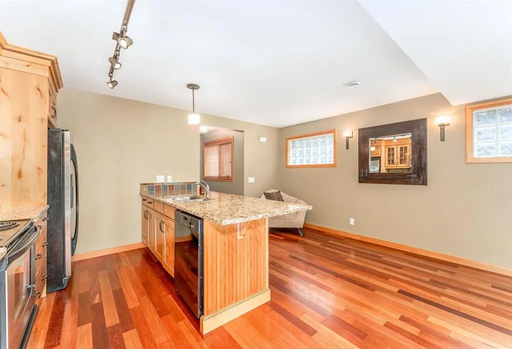 722 3rd Street, #2
