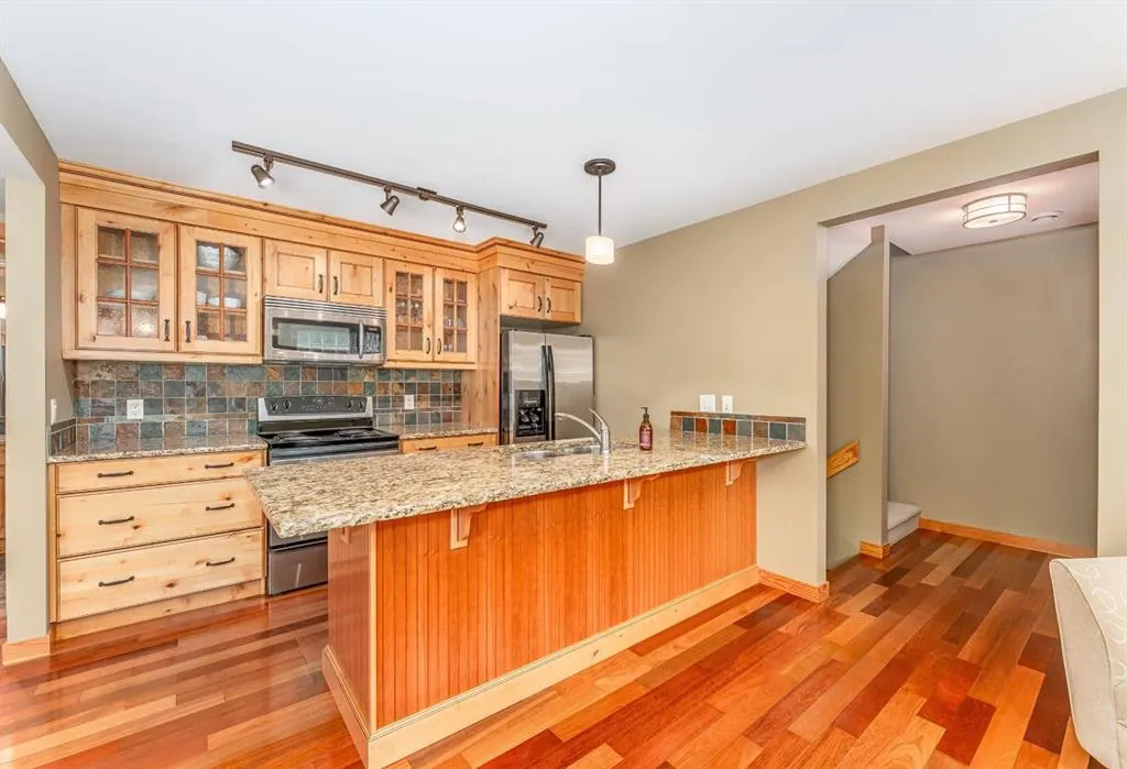 722 3rd Street, #2