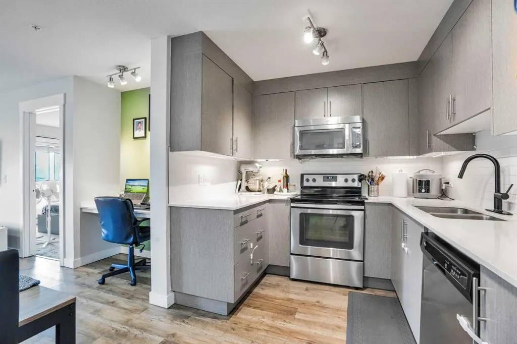 302 Skyview ranch Drive NE, #1308