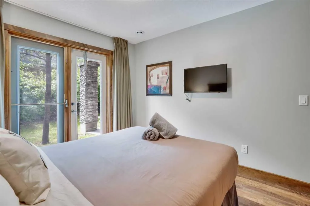 121 Kananaskis Way, #102