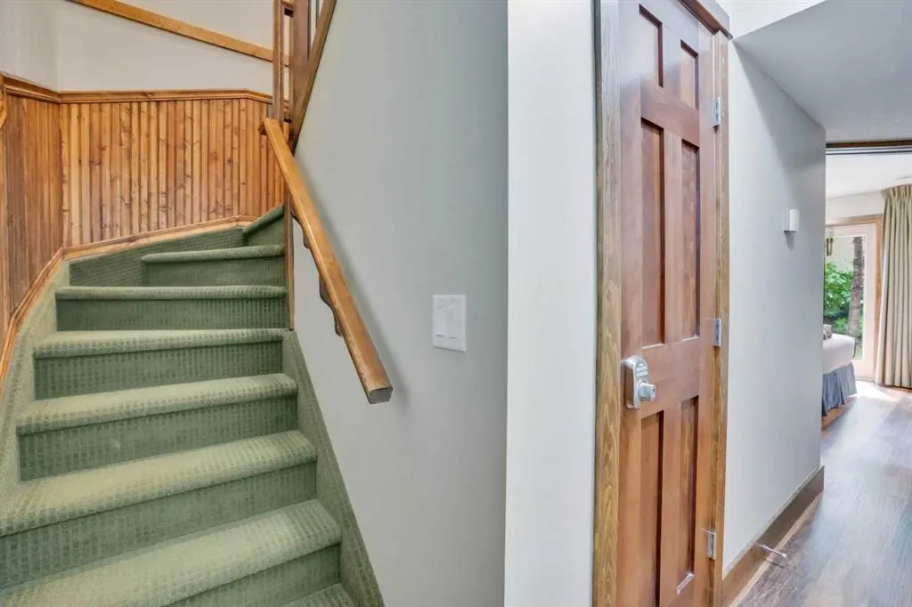 121 Kananaskis Way, #102