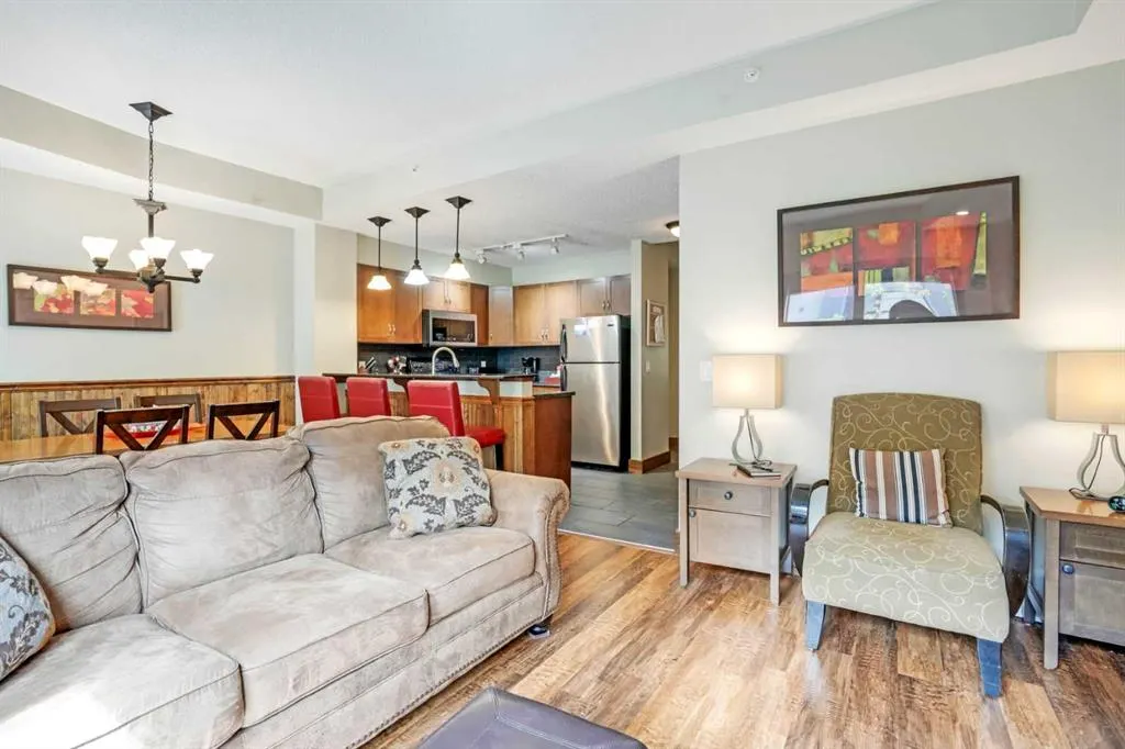 121 Kananaskis Way, #102