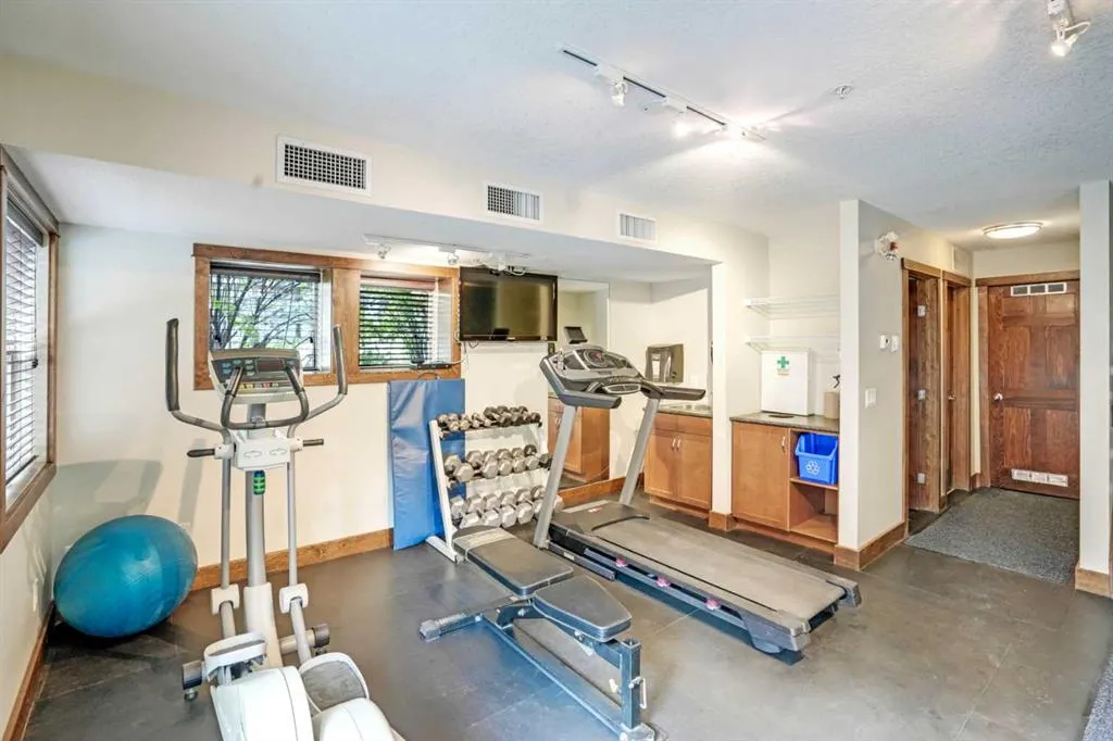 121 Kananaskis Way, #102