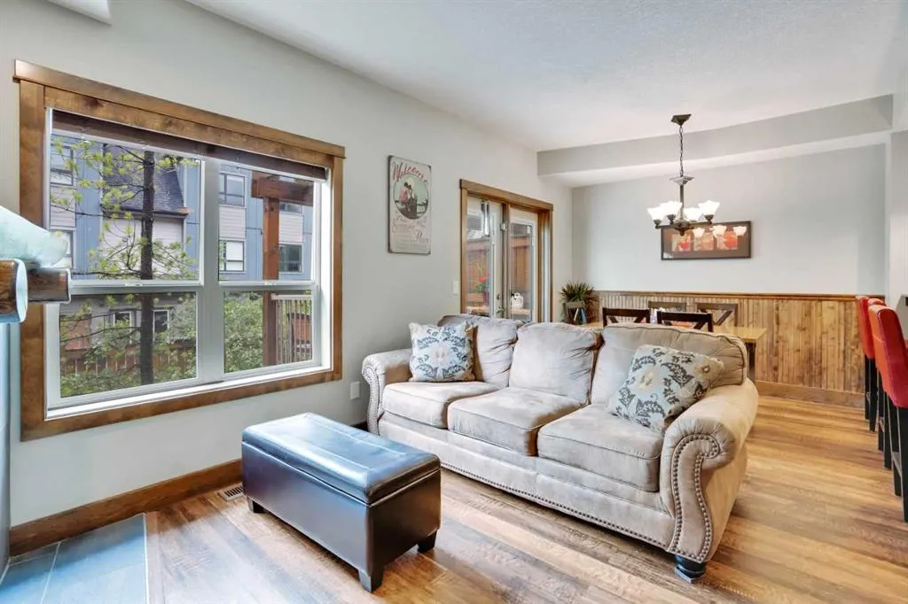 121 Kananaskis Way, #102