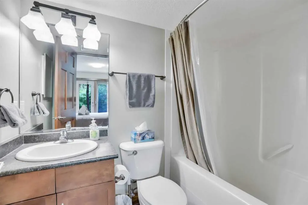 121 Kananaskis Way, #102