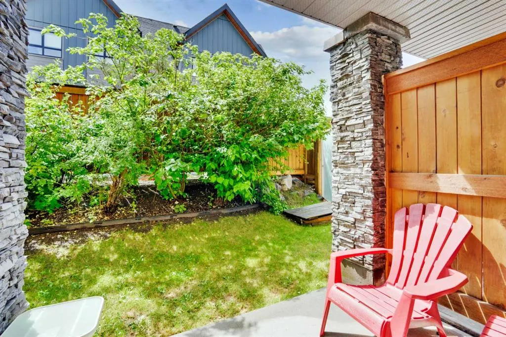 121 Kananaskis Way, #102