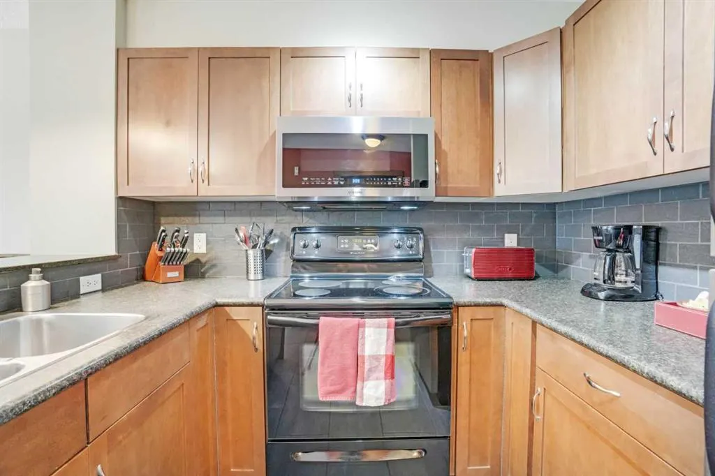 121 Kananaskis Way, #102