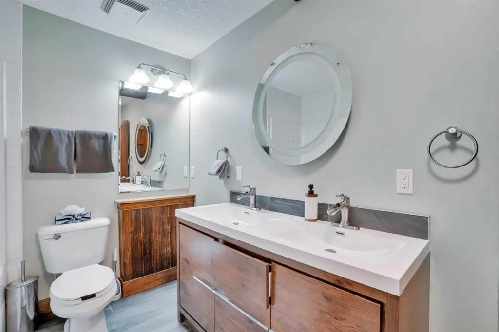 121 Kananaskis Way, #102
