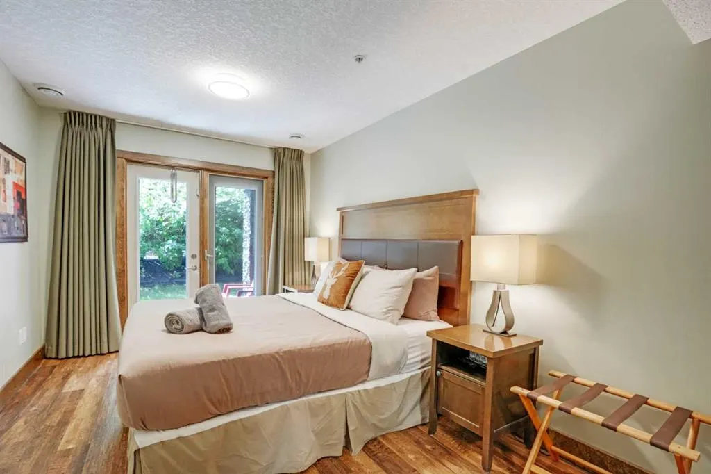 121 Kananaskis Way, #102