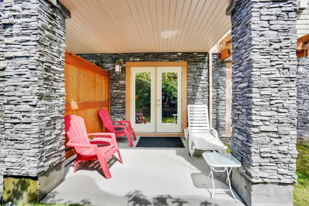 121 Kananaskis Way, #102