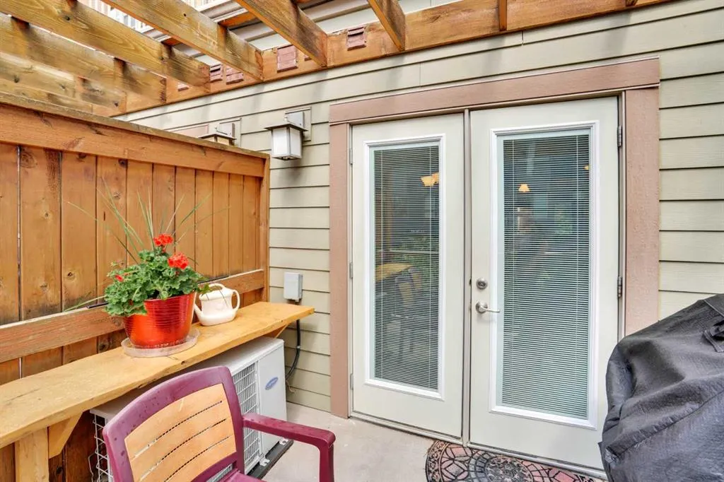 121 Kananaskis Way, #102