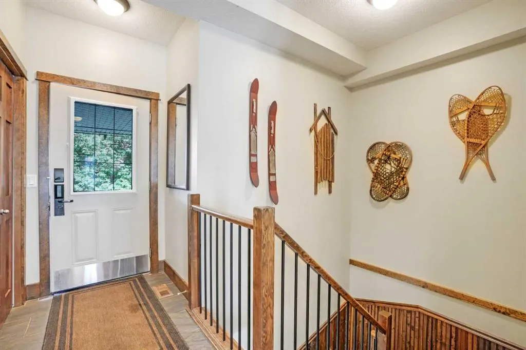 121 Kananaskis Way, #102