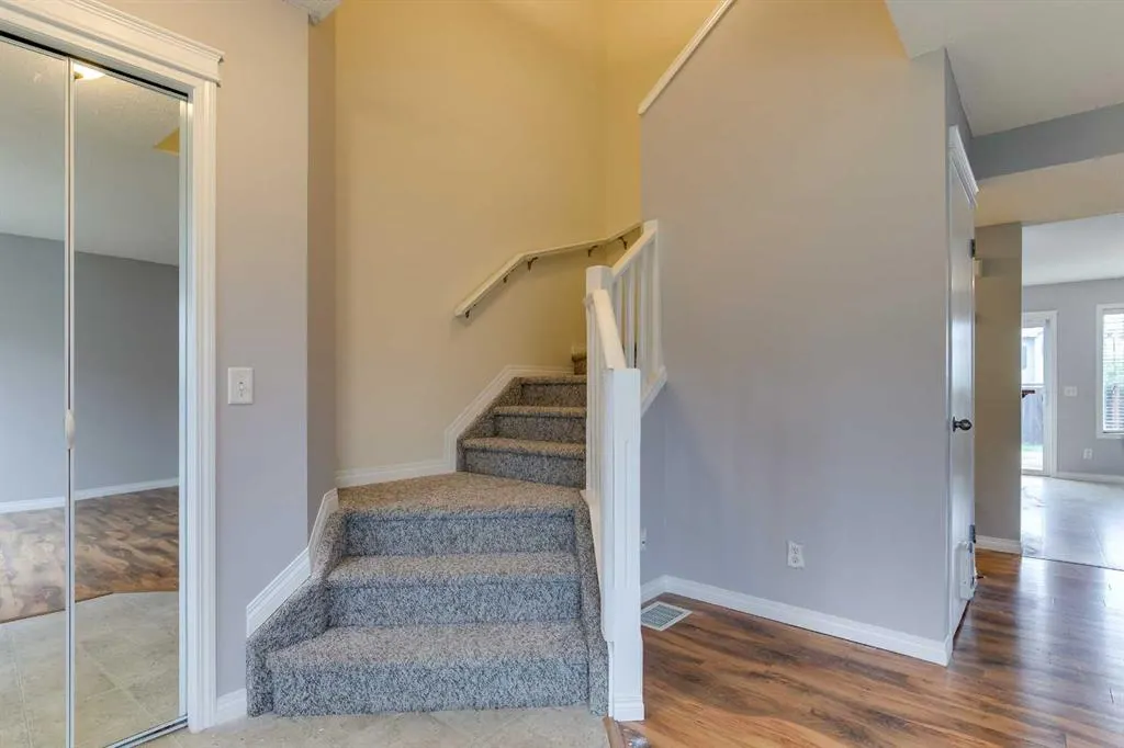 124 Prestwick Villas SE