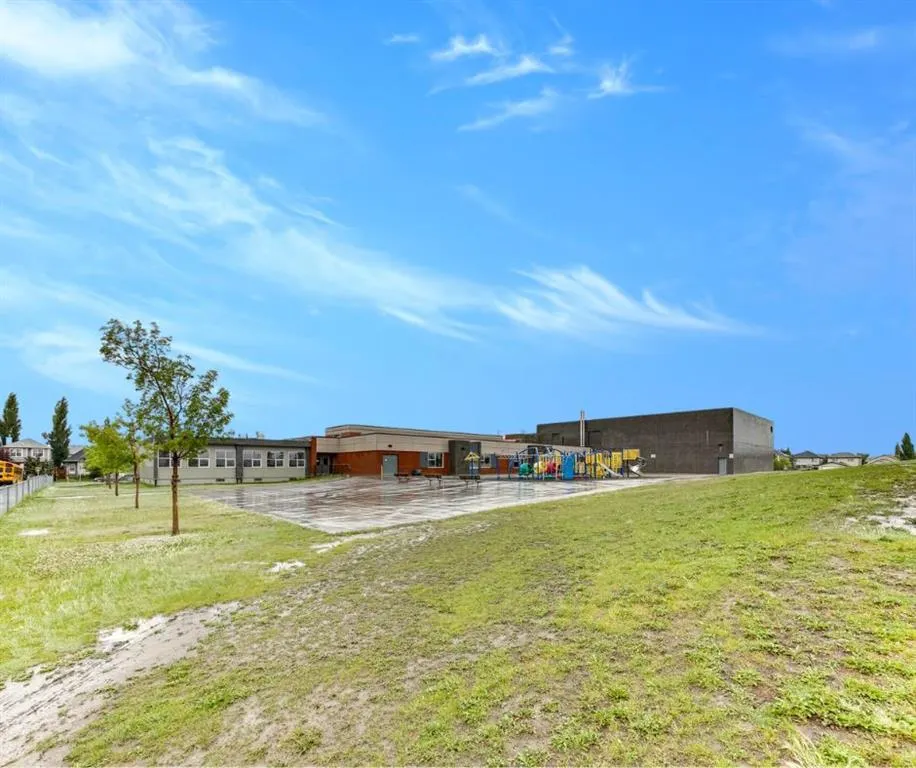 124 Prestwick Villas SE