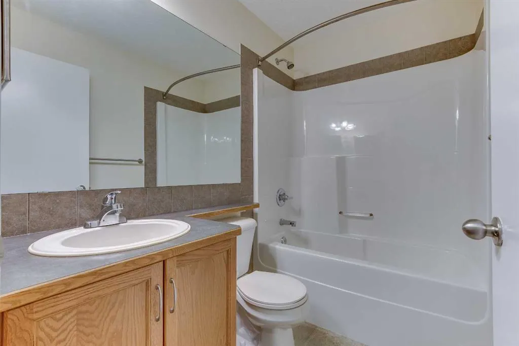 124 Prestwick Villas SE
