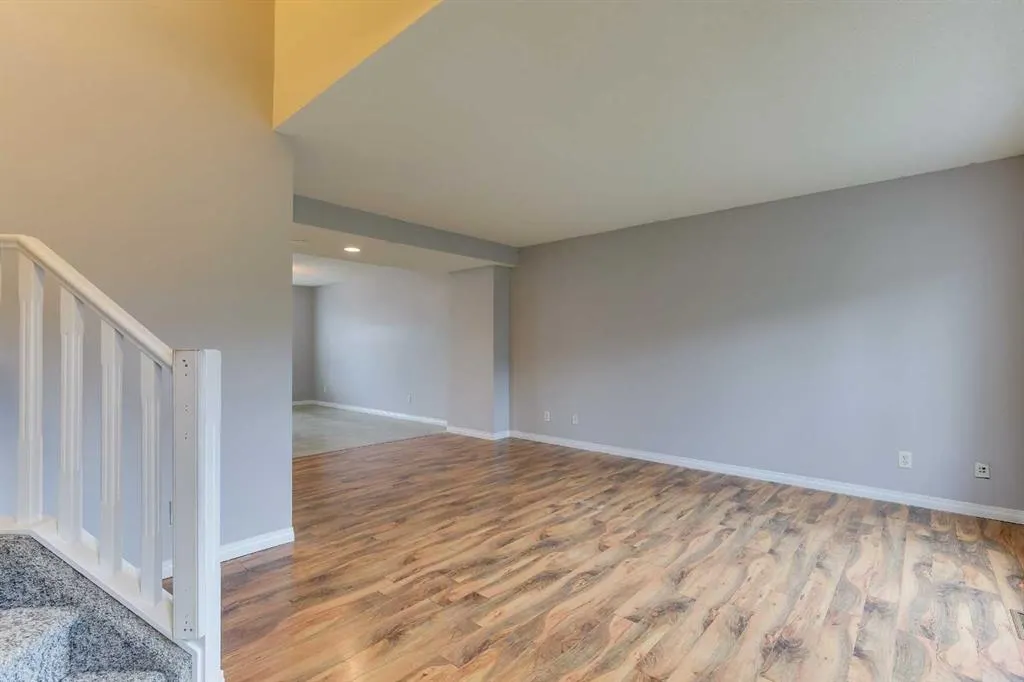 124 Prestwick Villas SE