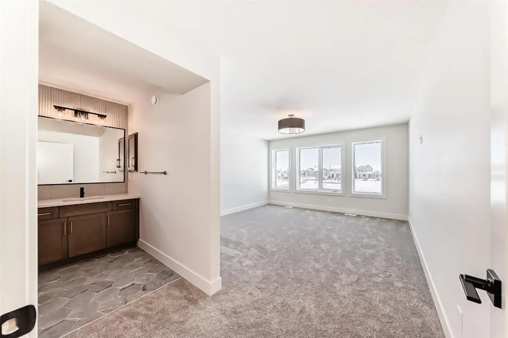 80 Legacy Woods Crescent SE