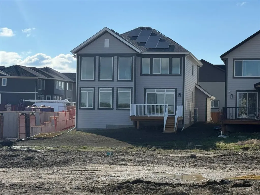 80 Legacy Woods Crescent SE