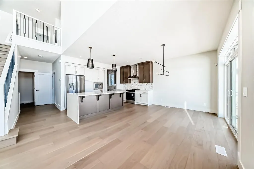 80 Legacy Woods Crescent SE