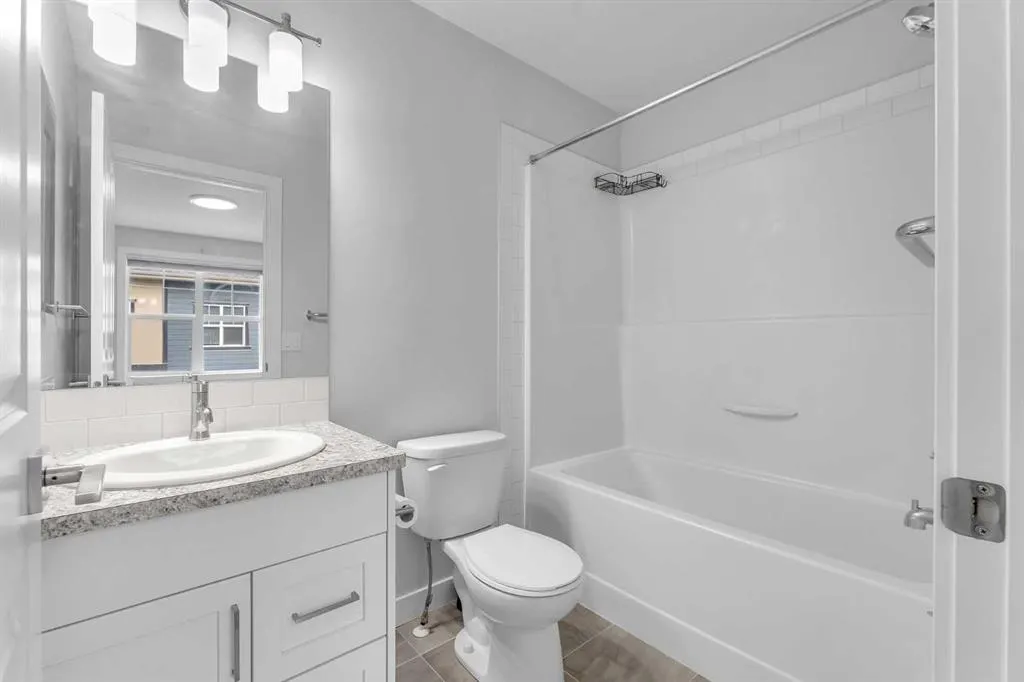 131 Evanscrest Gardens NW
