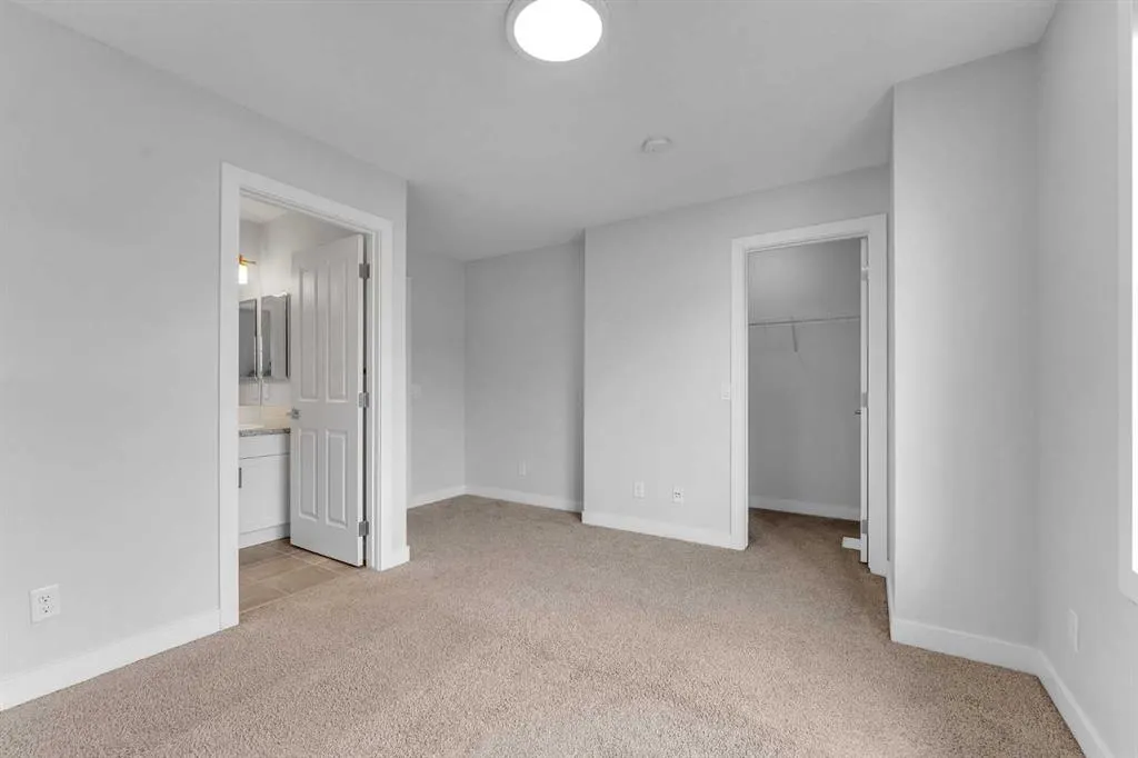 131 Evanscrest Gardens NW