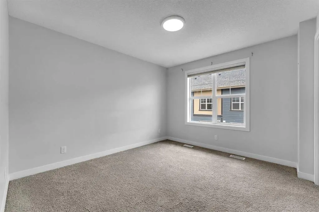 131 Evanscrest Gardens NW