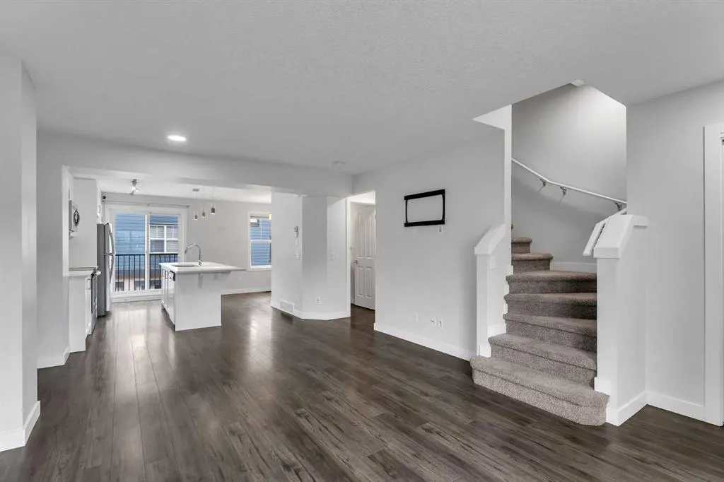 131 Evanscrest Gardens NW