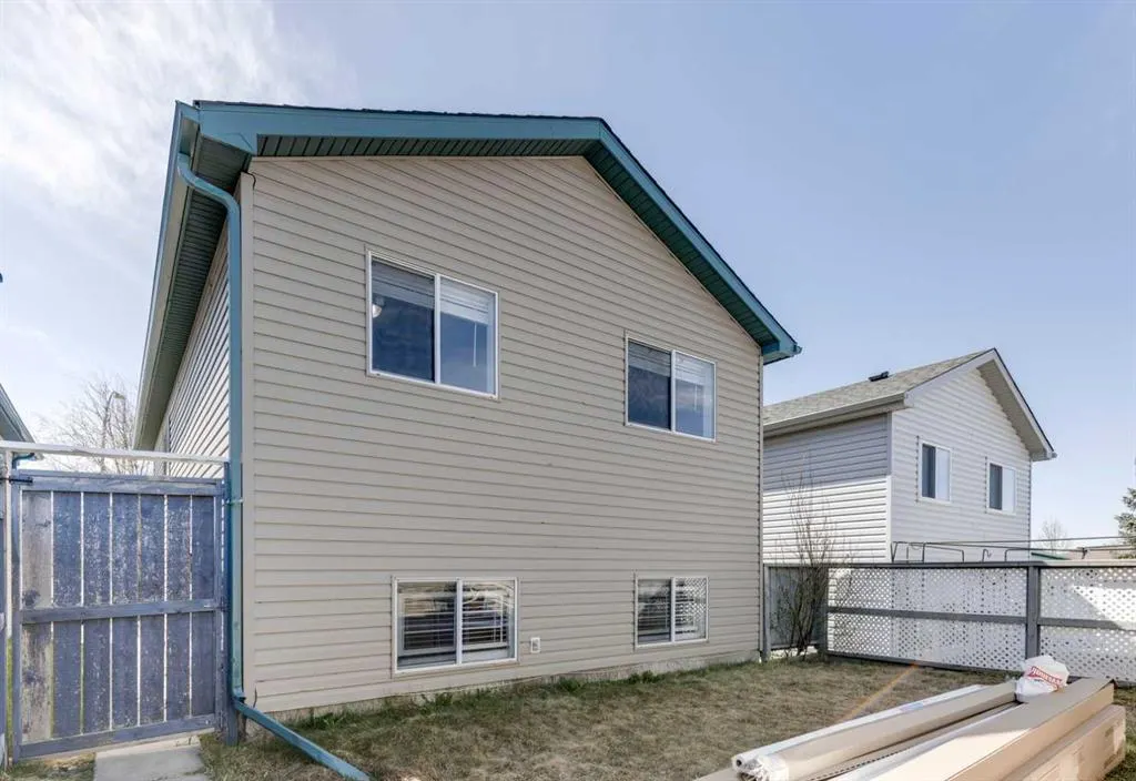 91 Martin Crossing Close NE