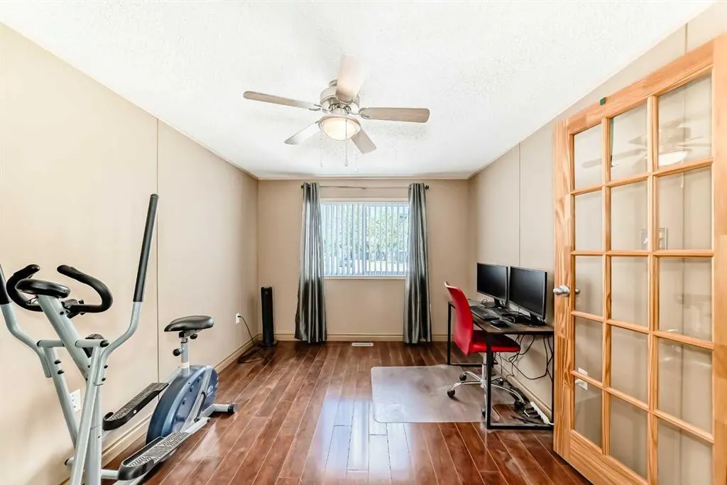 99 arbour lake Road NW, #31